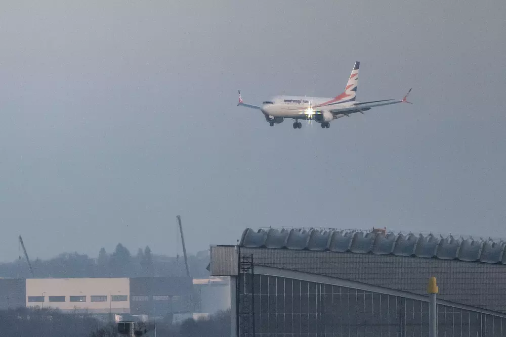Vergangene Woche landete eine Chartermaschine mit geflüchteten Afghaninnen und Afghanen an Bord am Flughafen Berlin-Brandenburg. (Archivbild) - © Fabian Sommer/dpa