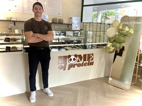 Von Versmold nach Osnabrück: Sercan Özdil steht selbst fast jeden Tag in seinem Restaurant "Home of Protein". - © Dennis Bleck