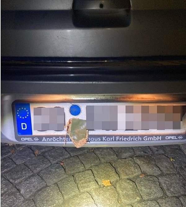 Fahrerin lässt es darauf ankommen - © Bielefeld