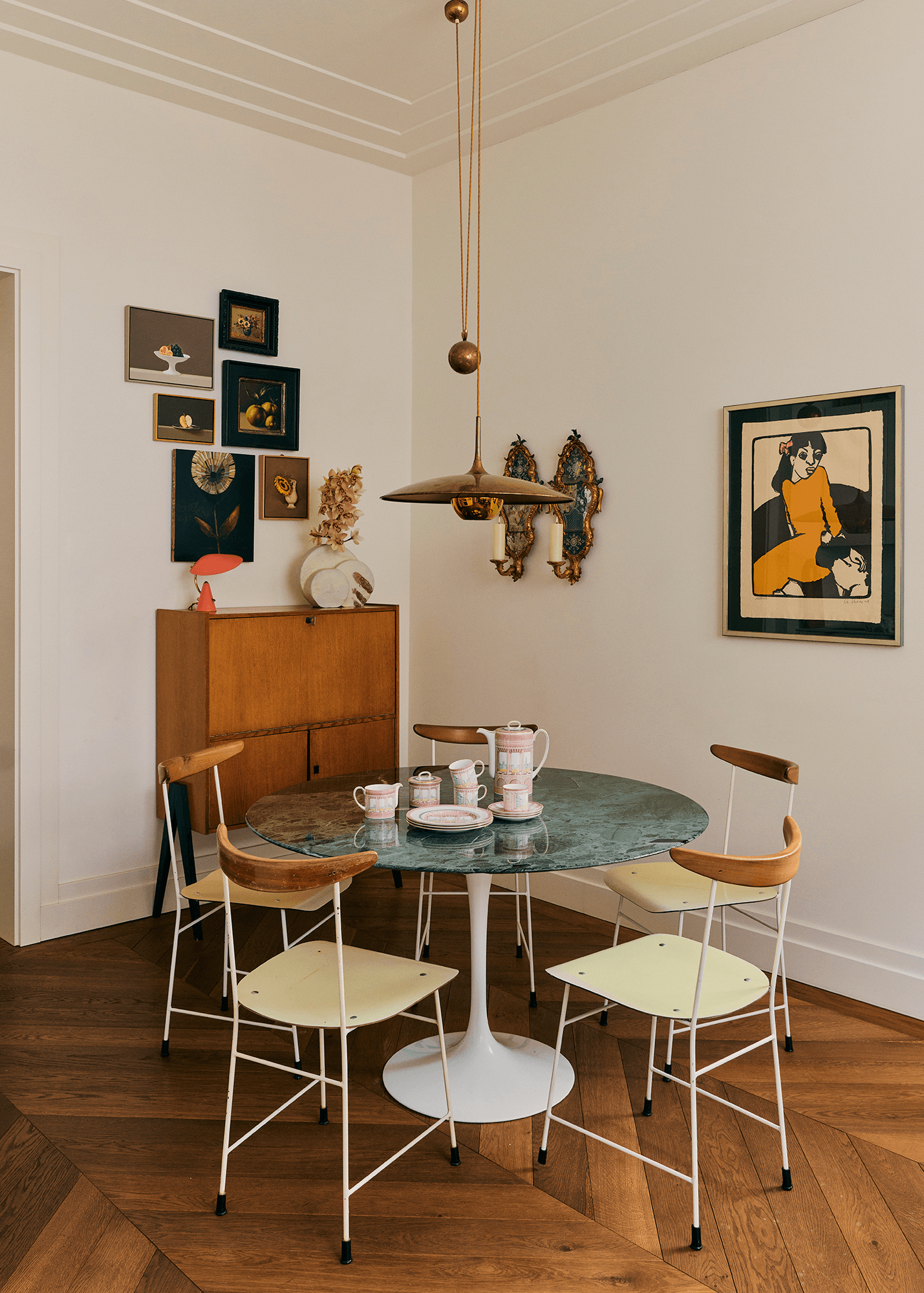 Regina Hoefters Essecke mit Esstisch und Stühlen