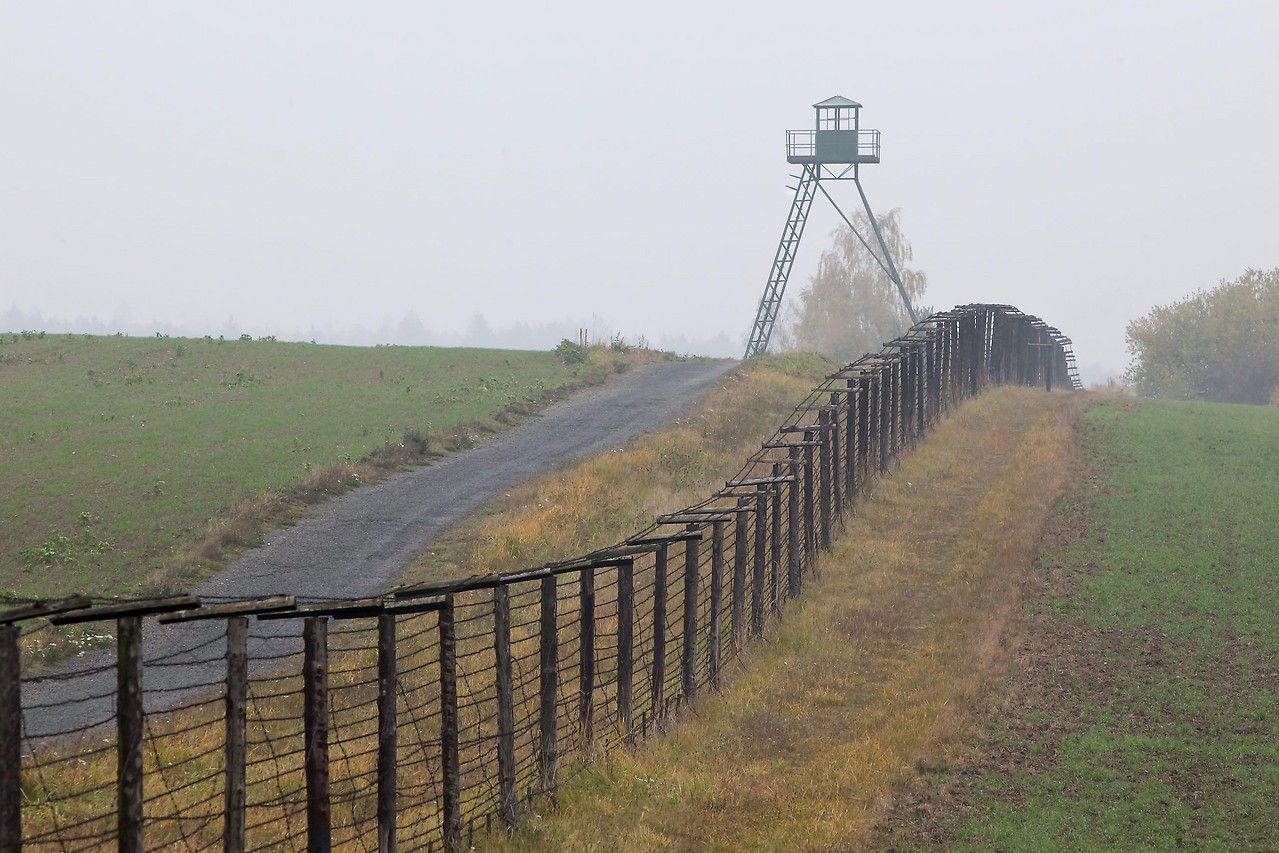 Alter Grenzzaun entlang des ehemaligen Eisernen Vorhangs 