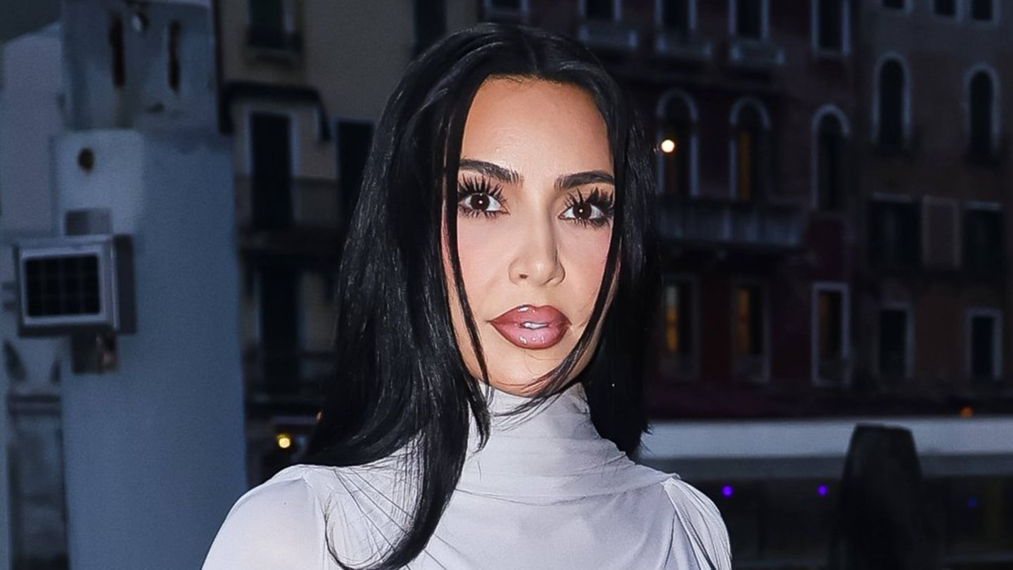Kim Kardashian schenkte ihren vier Kindern vier Welpen.