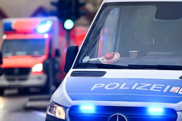 Radfahrer nach Unfall schwer verletzt: Polizei sucht Zeugen