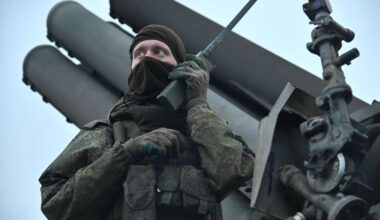 General lobt „unbekannte Methoden“ nahe Pokrowsk – Putin beschönigt Wirtschaft