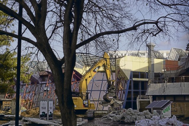 Haben einiges in Bewegung gebracht: Abrissarbeiten am DDR-Erlebnisbad vor gut einer Woche