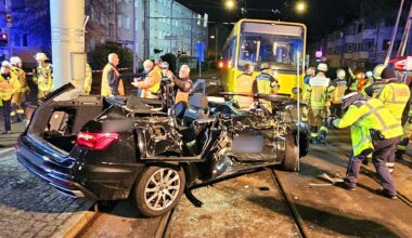 Stadtbahn entgleist nach Unfall – Autofahrer schwer verletzt - Nachrichten aus Stuttgart