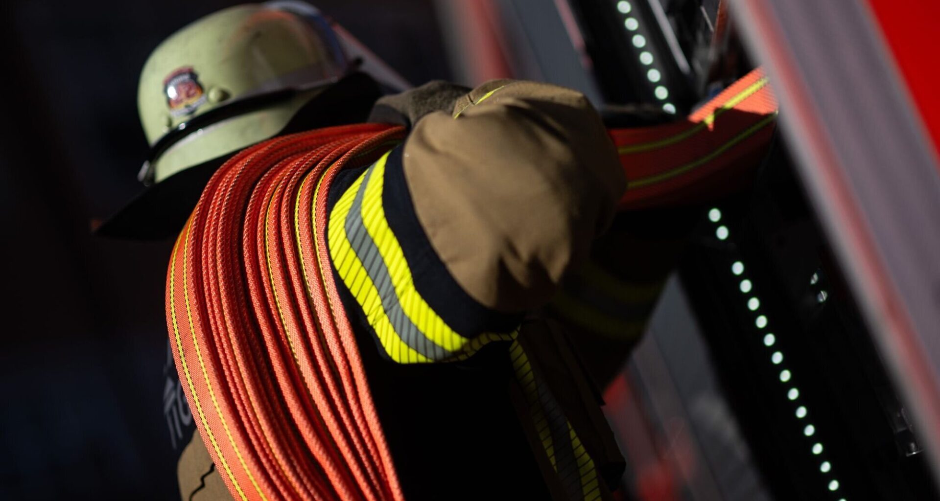 Kellerbrand in Stuttgart: Anwohner versorgen Feuerwehr mit Weihnachtsmenü - Nachrichten aus Stuttgart