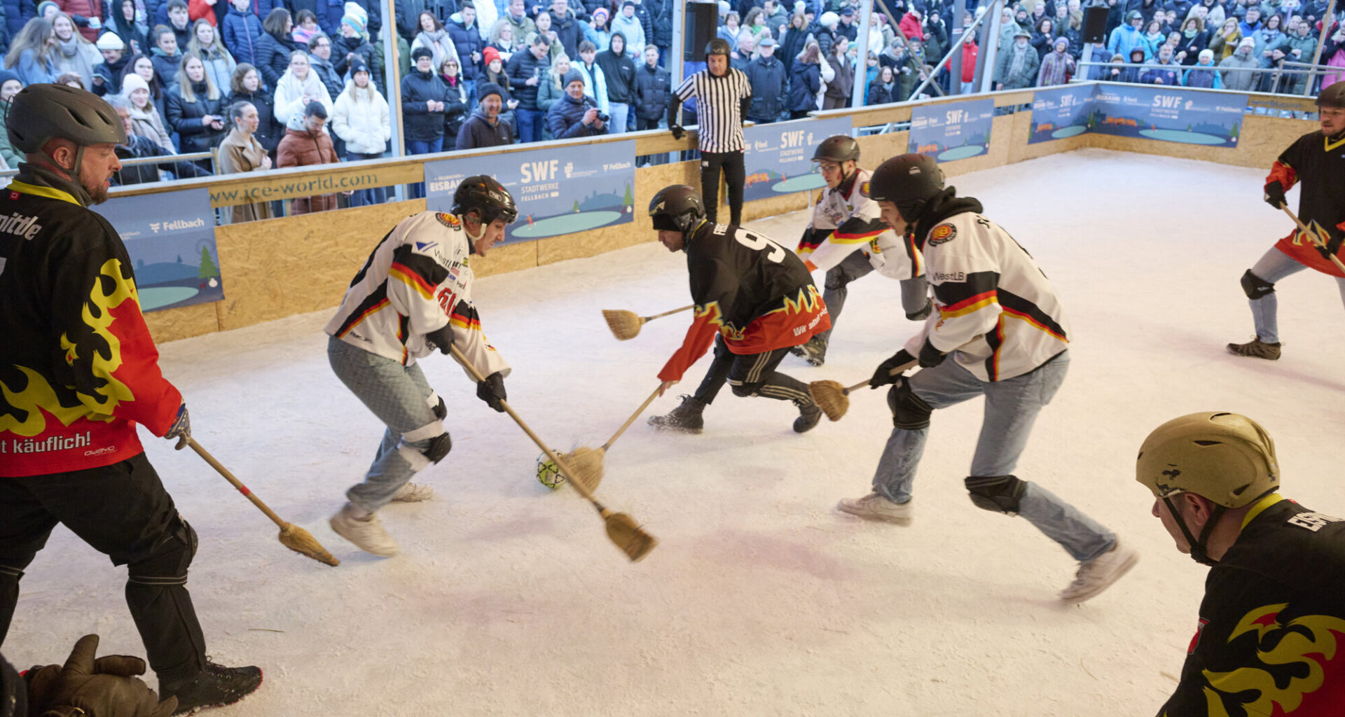 Fellbach: Besenhockey für den guten Zweck auf der Eisbahn -„es ist der Knaller“ - Nachrichten aus Fellbach