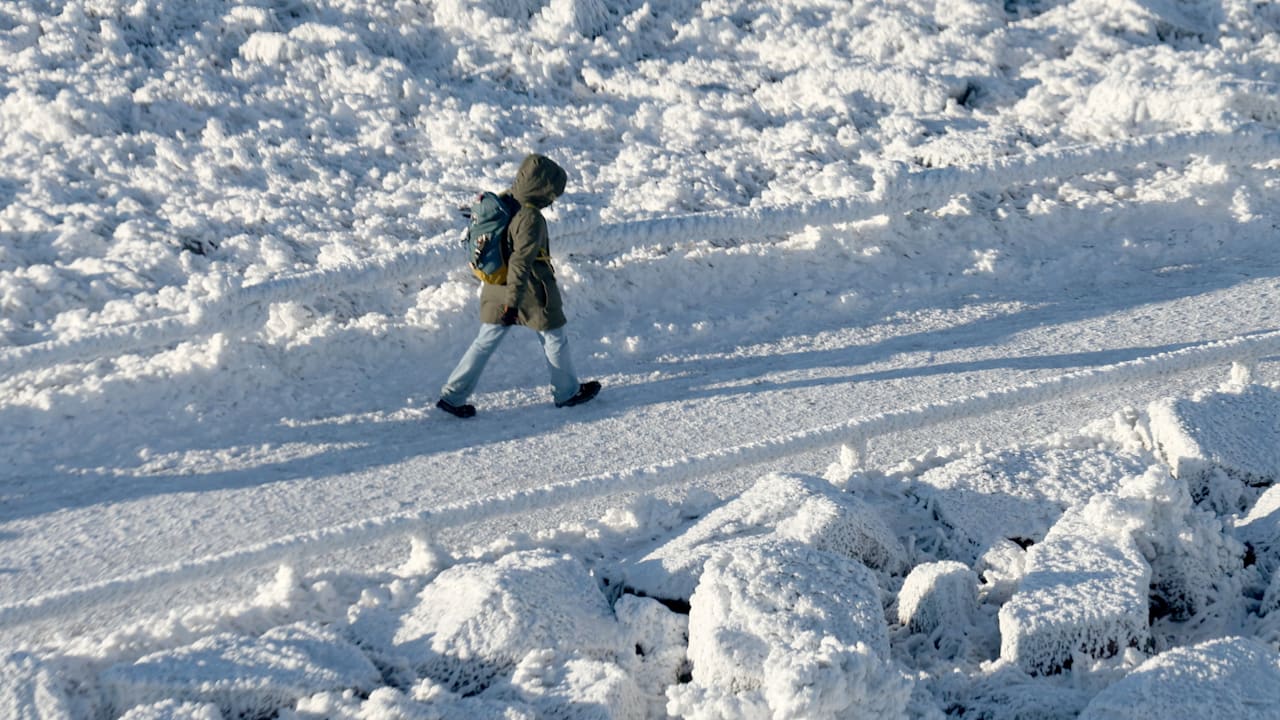 Böen mit bis zu 70 km/h: Eiswind peitscht Schnee nach Deutschland | News