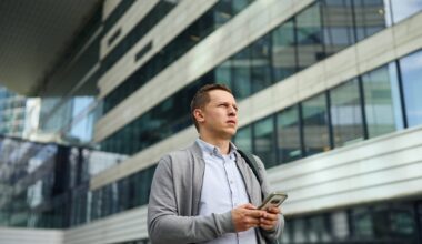 Behörde warnt vor Gefahren: Diese Handy-Funktion sollten Sie unterwegs immer abschalten