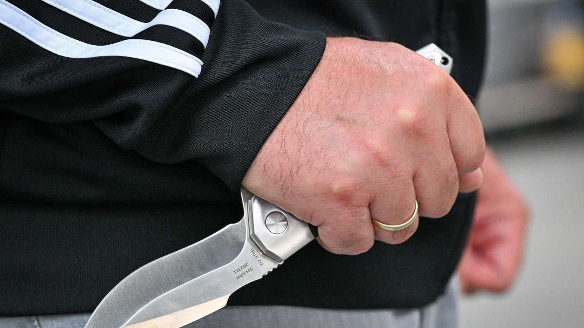 Messerangriff in NRW-Innenstadt – 16-Jähriger lebensgefährlich verletzt