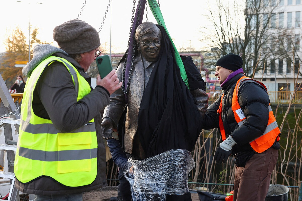 Mahnung an die CDU: Walter-Lübcke-Denkmal vor die Tür gestellt - taz.de