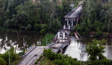 Russland beschädigt wichtigen Staudamm und Brücke
