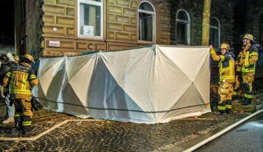 Feuerwehr entdeckt toten Menschen bei Brand