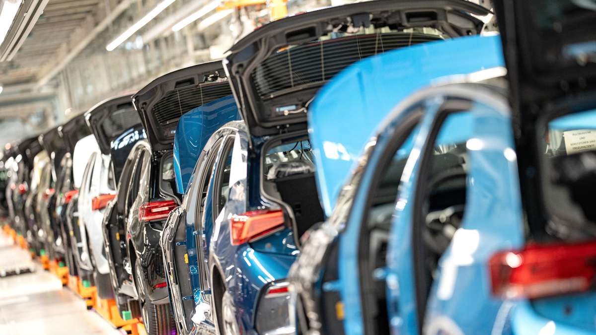 Auto-Konzern stellt Produktion komplett um