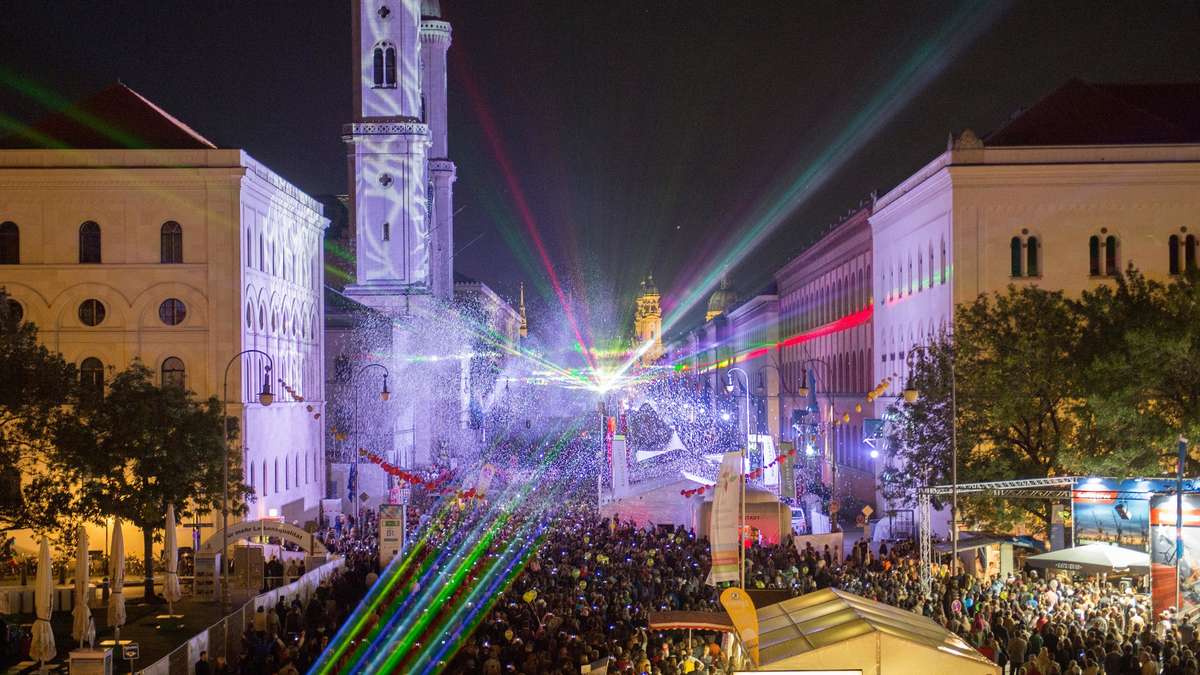 Bühne frei für die große Party