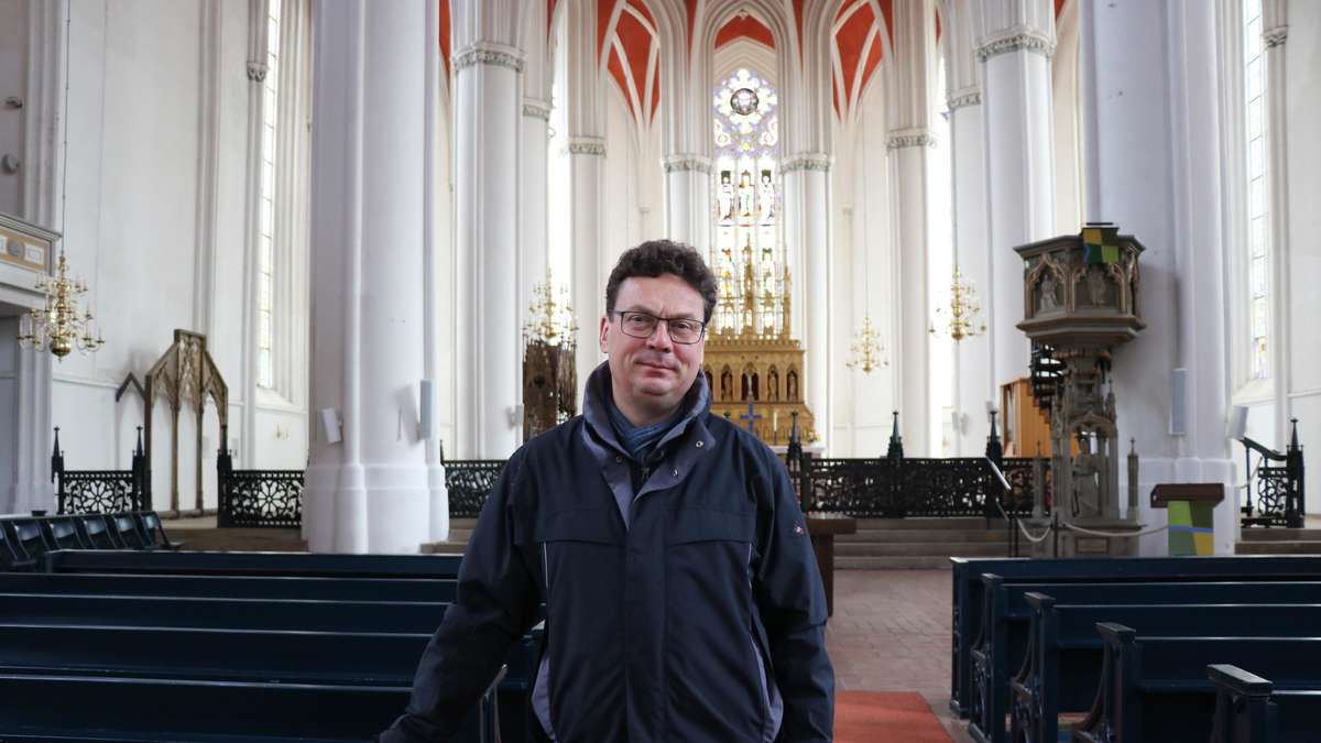 Der Architekt zeigt die verborgene Welt über dem Verdener Dom