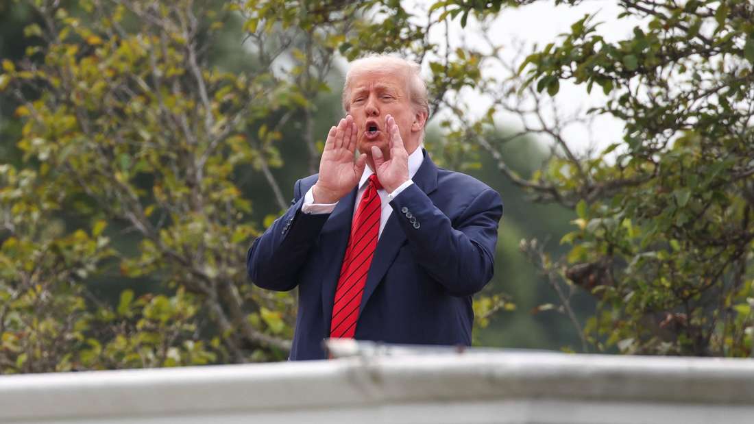 US-Präsident Trump auf dem Dach des West Wings des Weißen Hauses