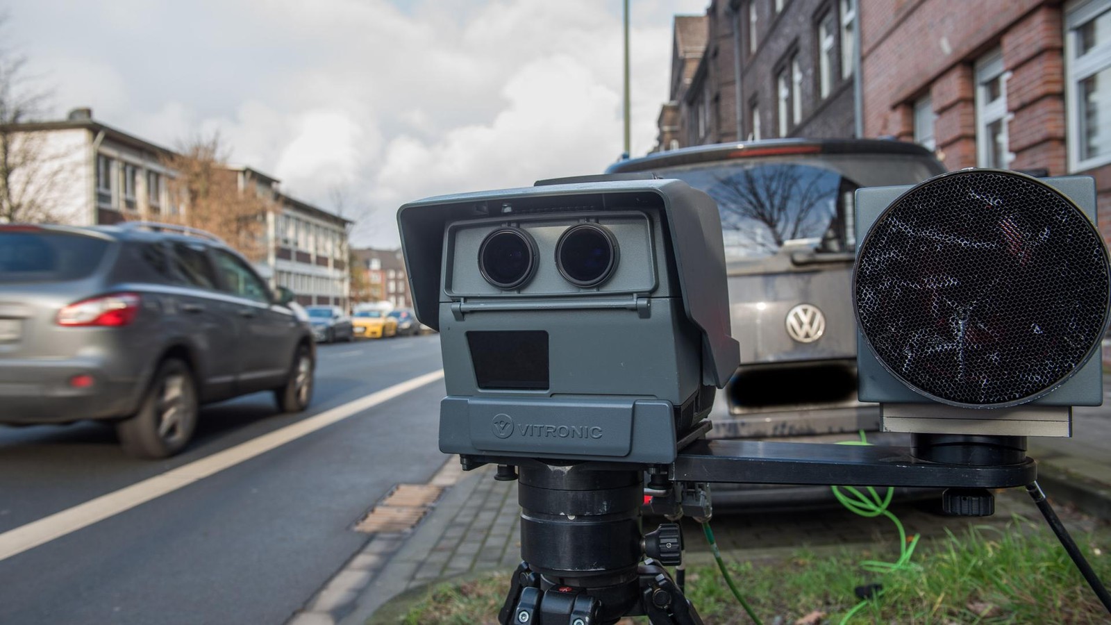 Hier stehen die Radarwagen am Montag, 1. Dezember