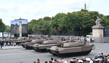 Frankreich rasselt schnurstracks in selbst verschuldete Panzer-Pleite