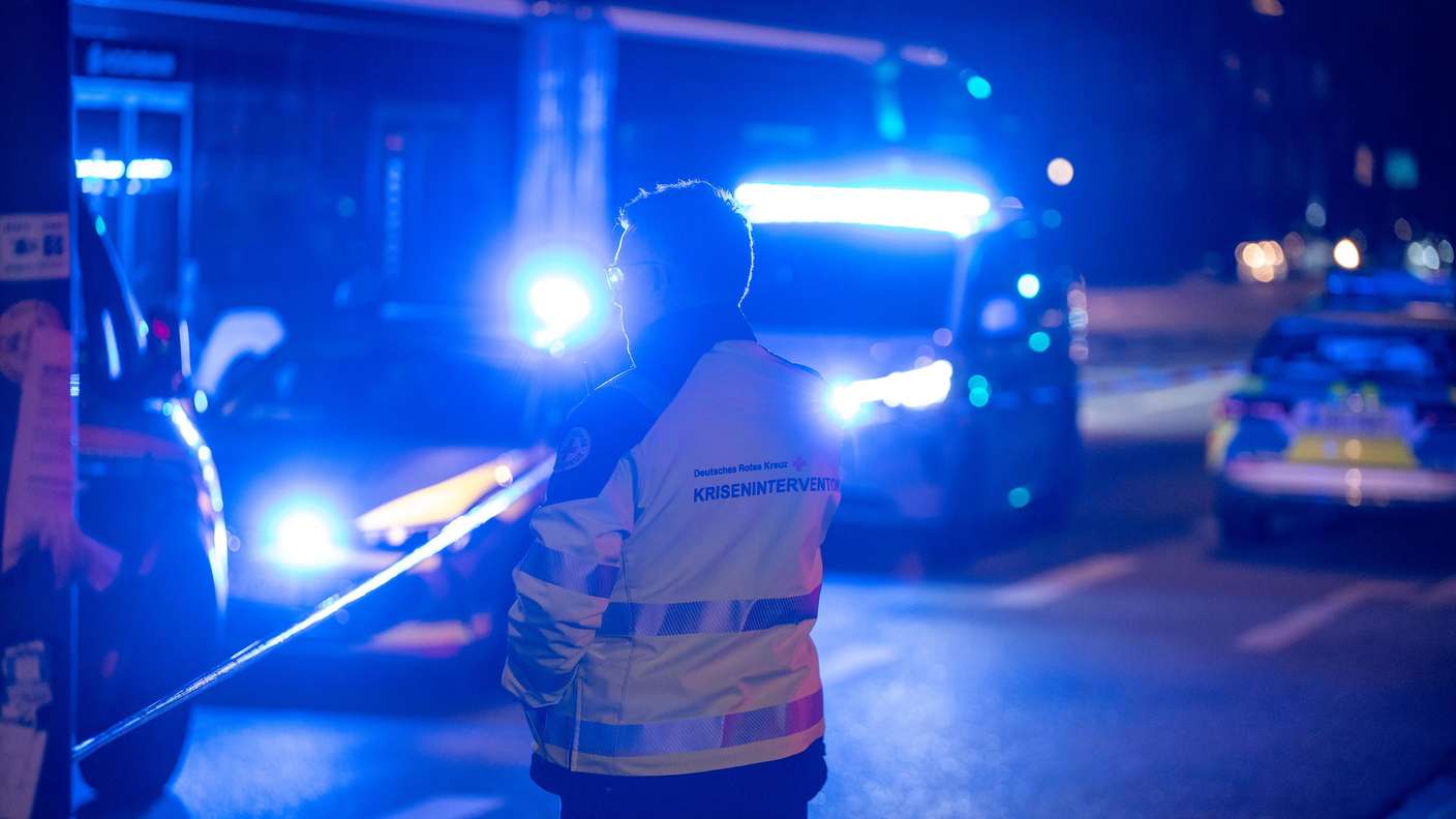 Die Polizei war am Montagabend in Eimsbüttel im Einsatz. Dort kam es zu Schüssen in einem Restaurant.