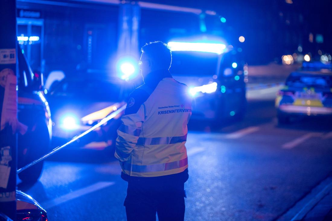 Die Polizei war am Montagabend in Eimsbüttel im Einsatz. Dort kam es zu Schüssen in einem Restaurant.
