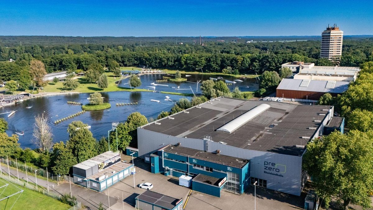 Die Eissporthalle muss durch einen Neubau ersetzt werden. Die Eissporthalle muss durch einen Neubau ersetzt werden.