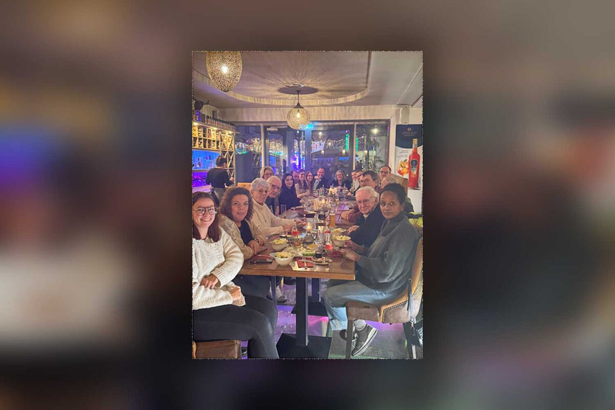 Stadt Eschweiler bedankt sich beim gemeinsamen Abendessen im Restaurant Yakamoz persönlich bei den engagierten Spielplatzpaten für ihren unermüdlichen Einsatz auf den Eschweiler Spielplätzen. Foto: Stadt Eschweiler/Christian Kolf - 