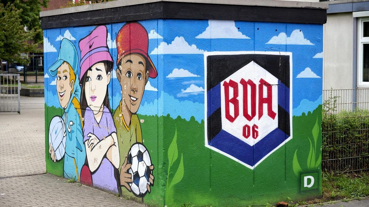 Schäden am Kunstrasenplatz beim BV Altenessen