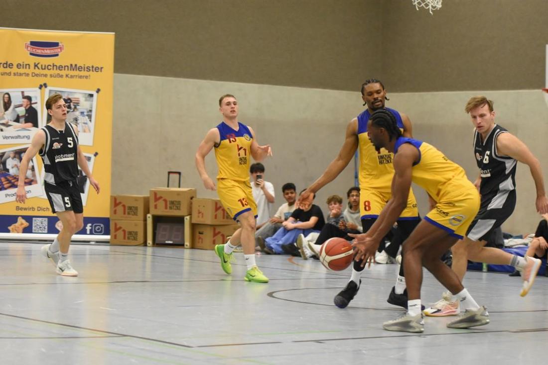 Basketball
2. Regionalliga Herren: BC 70 Soest gegen ETB Miners Essen II