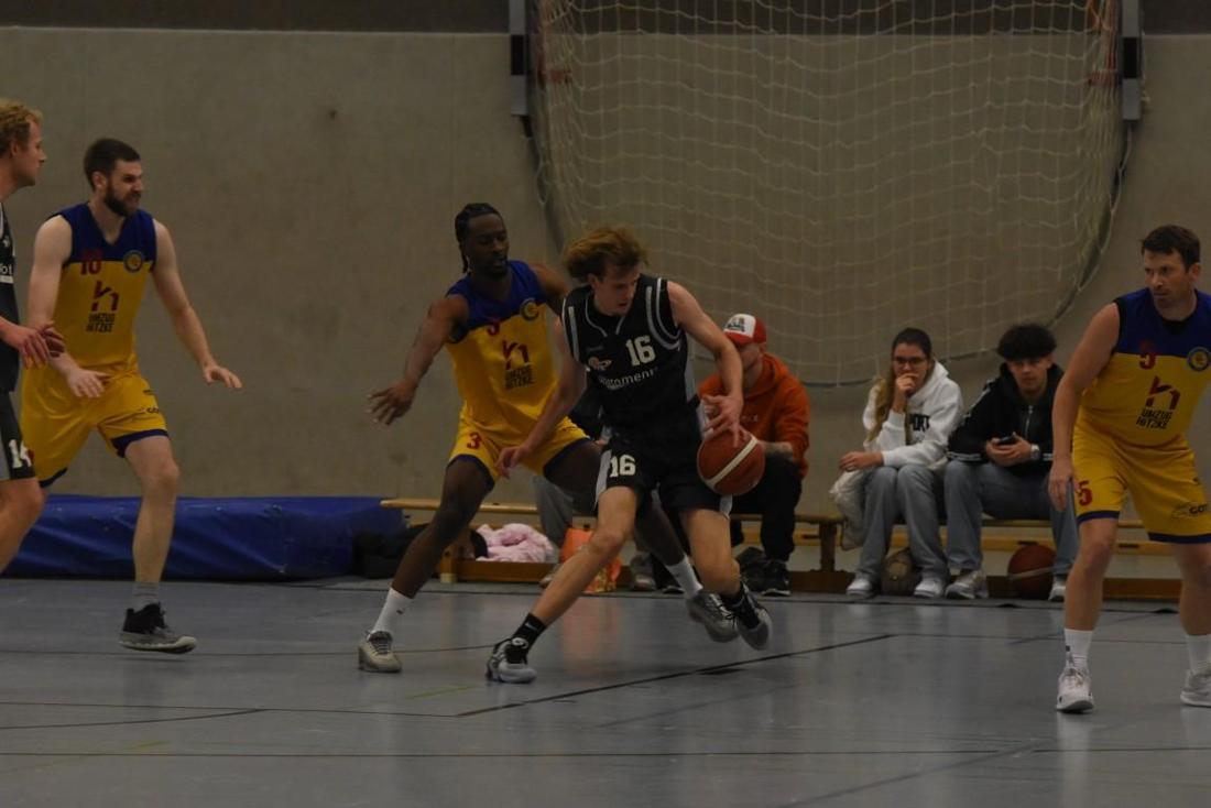 Basketball
2. Regionalliga Herren: BC 70 Soest gegen ETB Miners Essen II