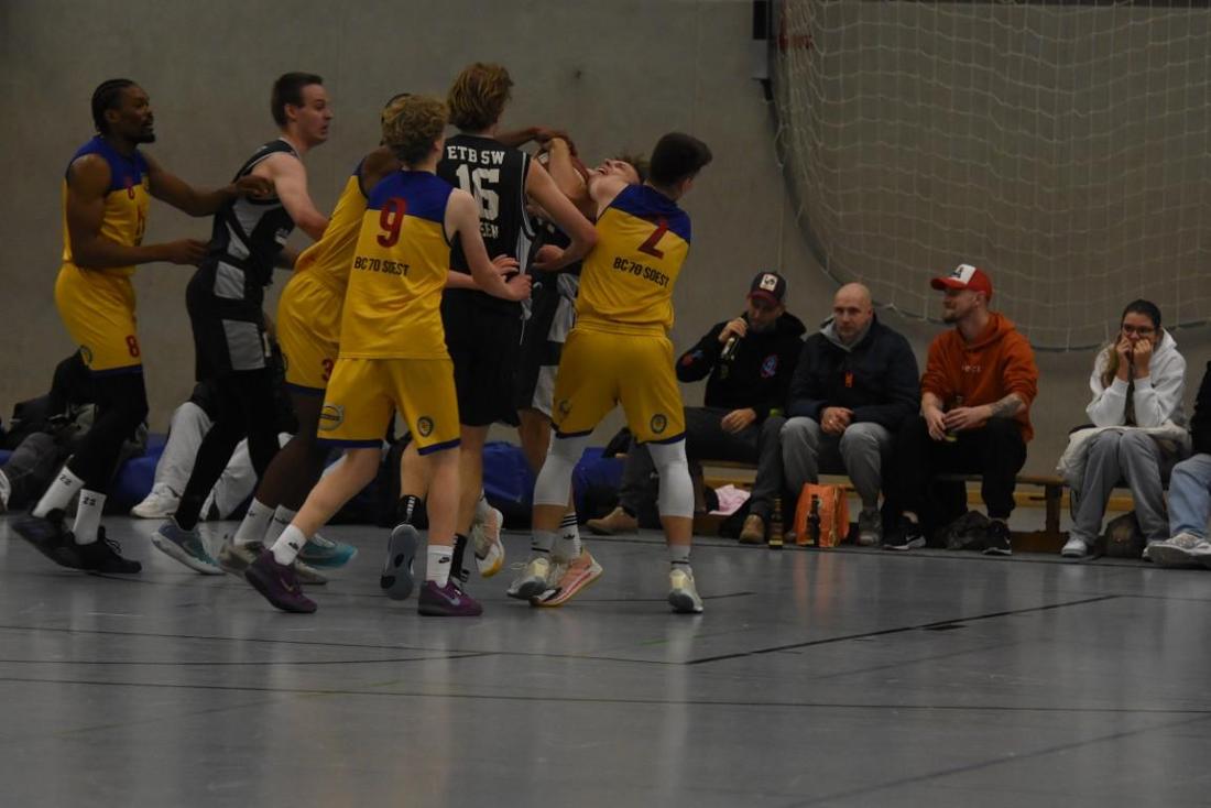 Basketball
2. Regionalliga Herren: BC 70 Soest gegen ETB Miners Essen II