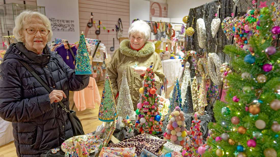 Kunsthandwerk gab es im Haus zum Löwen. Hier wurde so mancher Besucher fündig.