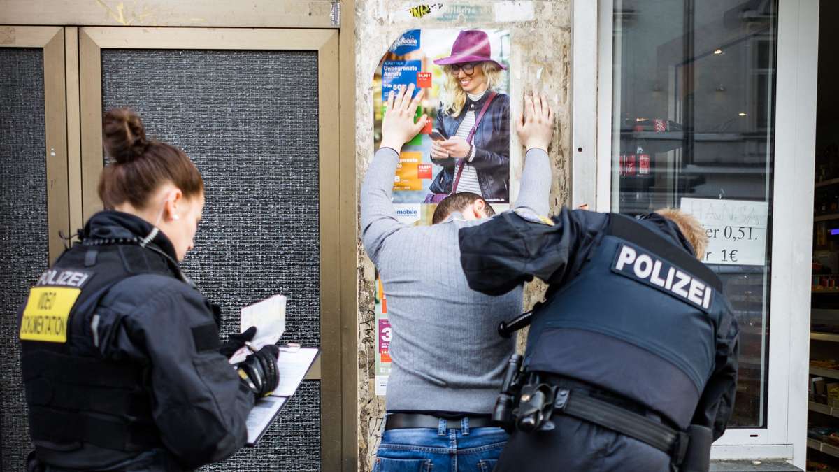 Staatsanwalt Frankfurt ließ Ermittlungen gegen Polizei elf Monate liegen