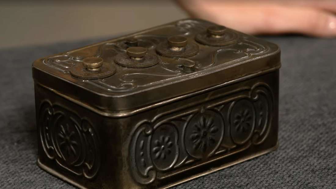 Ein altes Schatzkästchen bringt Mo und Wolfgang Feldt aus Fulda Glück bei „Bares für Rares“.