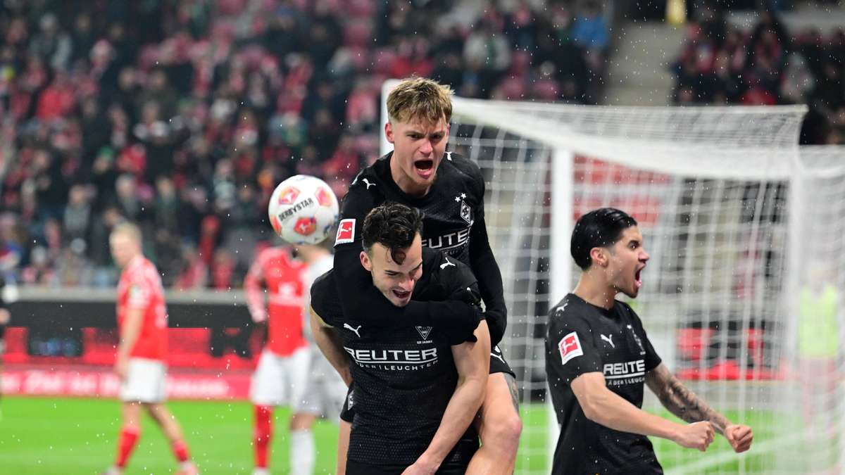 Ablösefreier Abgang? Jetzt meldet sich Gladbach-Boss Schröder