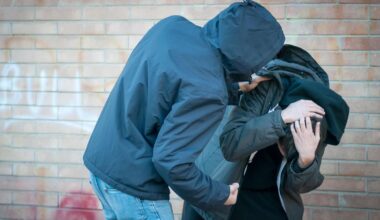 Streit an einer Schule in Duisburg eskaliert: Pfefferspray wird gezückt