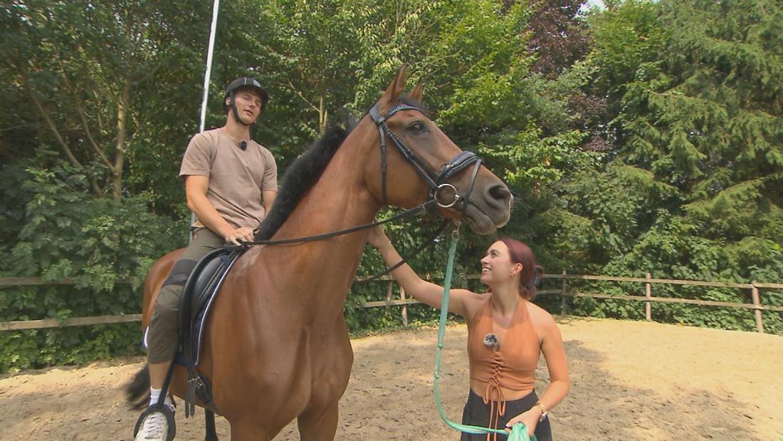 „Das war auf jeden Fall ein Anblick, den werde ich so schnell nicht vergessen“, sagte Kandidatin Laura nach der Reitstunde. 