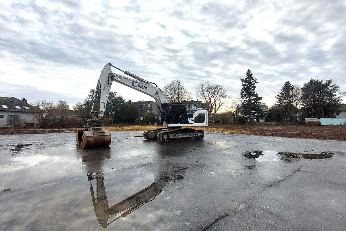 Der Abbruch der Willi-Fährmann-Schule an der Martin-Luther-Straße ist abgeschlossen. Bis voraussichtlich Herbst 2028 soll auf dem Grundstück ein neues, hochmodernes Gebäude errichtet werden. Foto: Stadt Eschweiler/Michael Grobusch - Der Abbruch der Willi-Fährmann-Schule an der Martin-Luther-Straße ist abgeschlossen. Bis voraussichtlich Herbst 2028 soll auf dem Grundstück ein neues, hochmodernes Gebäude errichtet werden. Foto: Stadt Eschweiler/Michael Grobusch -