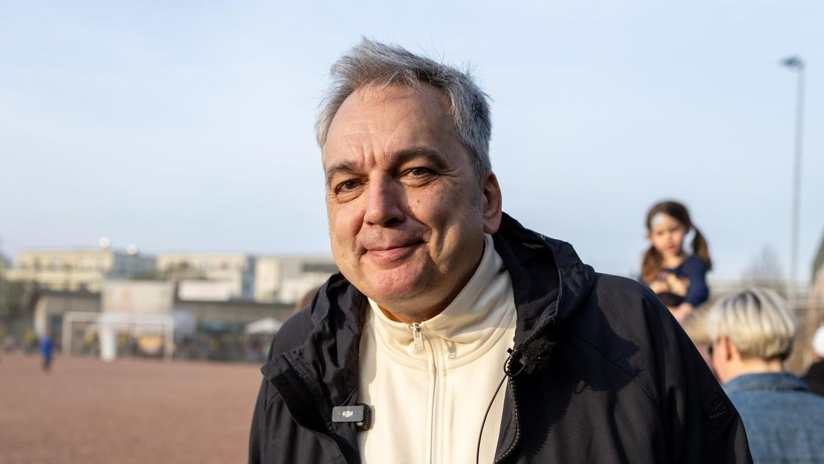 WDR-Moderator Arnd Zeigler war zu Gast bei den Rhinos Rüttenscheid, als die gegen die Crocodiles Herongen in der Übergewichtigen-Liga spielten.