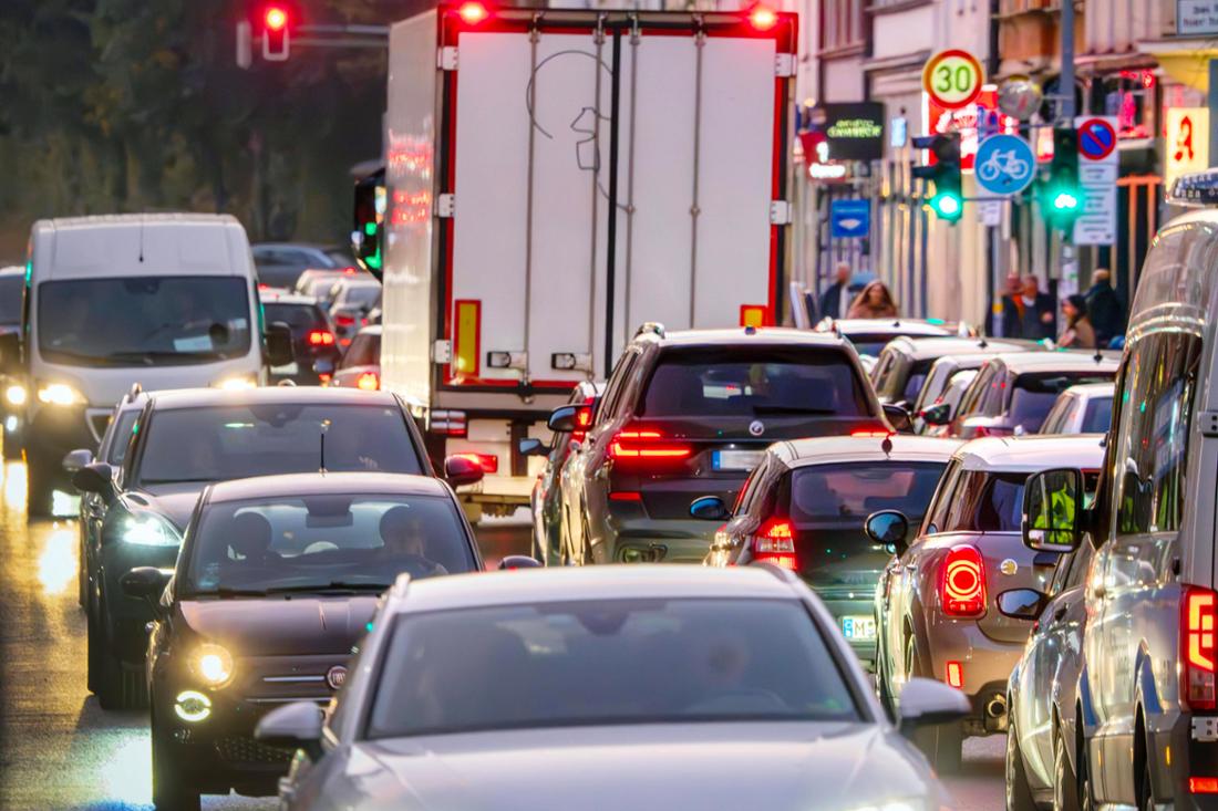 Eine aktuelle Analyse zeigt die Feinstaub-Belastung in Deutschlands Städten.