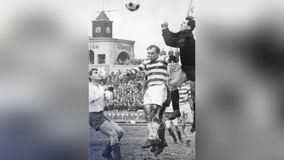 Friedhelm Jesse war eines der unbekannteren „Zebras“ unter den „Meidericher Vizemeistern“. Friedhelm Jesse im Tor des Meidericher SV. In der Saison 1962/63 trug der Herner wesentlich dazu bei, dass die Duisburger den Schritt aus der Oberliga in die neu geschaffene Bundesliga schafften.