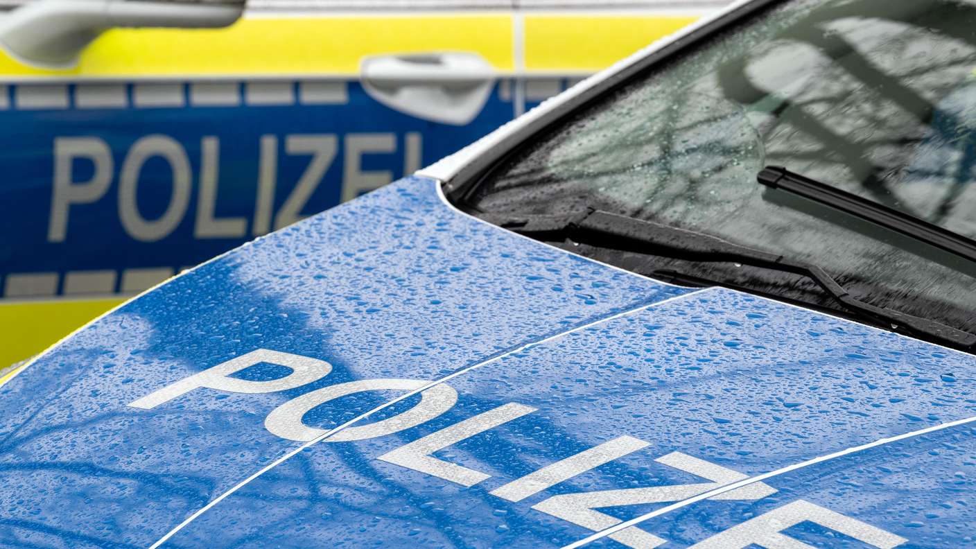 Symbolbild: Zwei Polizeiautos.