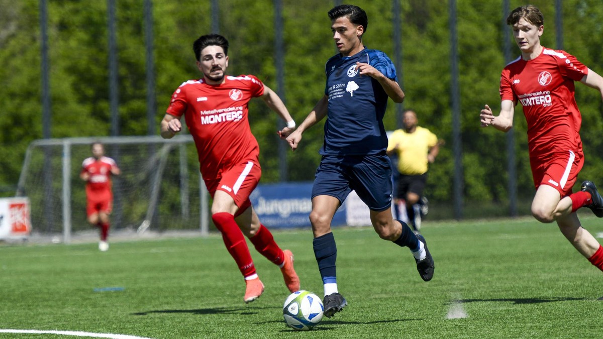 Fußball-Bezirksliga 
SSVg Velbert II gegen SC Velbert II am 27.04.2025 in Velbert