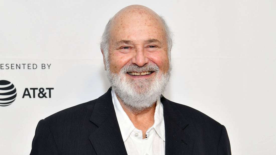 Rob Reiner - Als am 14. Dezember die Nachricht seines Todes um die Welt ging, trauerte nicht nur Hollywood: Mit Filmen wie "Harry und Sally", "Misery" und "Eine Frage der Ehre" schrieb Regisseur Rob Reiner Filmgeschichte. Er war nicht die einzige Persönlichkeit aus Film, Fernsehen, Musik, Literatur, Sport, Wirtschaft und Politik, deren Tod uns im vergangenen Jahr besonders nahe ging.