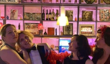 Die erste Flinta-Silvesterparty feiert im 20er-Jahre-Glam-Style