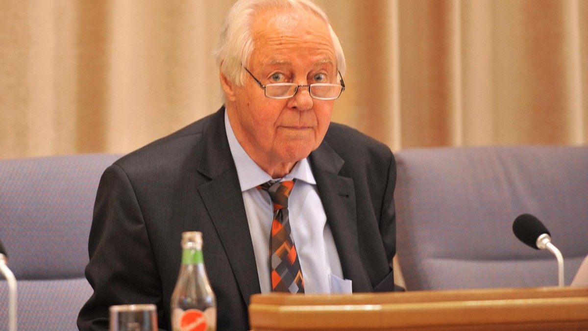 Winfried Broeckhorst war neun Jahre lang Rheinhausens Bezirksbürgermeister Winfried Broeckhorst war neun Jahre lang Rheinhausens Bezirksbürgermeister