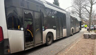 Radfahrer (17) schwebt nach Zusammenstoß mit Bus in Lebensgefahr, Polizei Hamburg ermittelt
