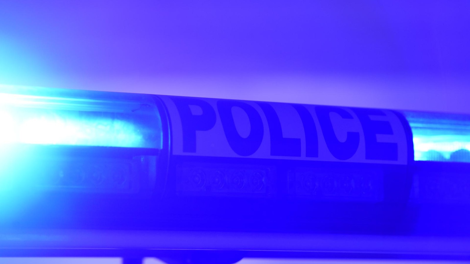 Auto stürzt in Pool – drei junge Menschen tot