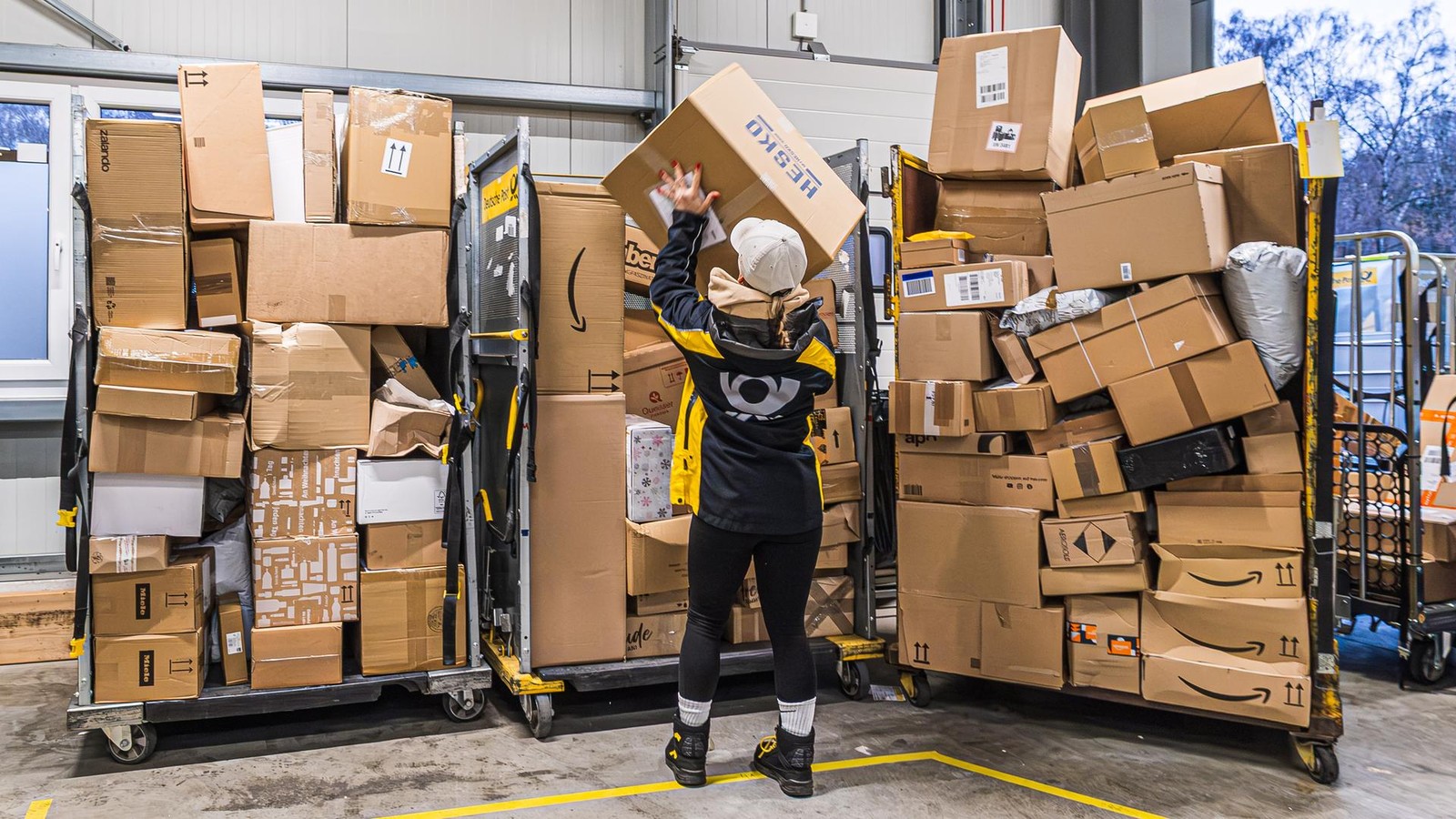 Paketflut vor Weihnachten? „Das Schlimmste haben wir schon hinter uns!“